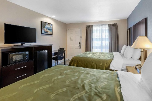 Quality Inn & Suites Huntington Beach image 11