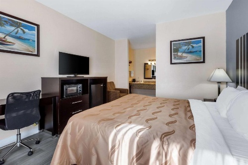 Quality Inn & Suites Huntington Beach image 23