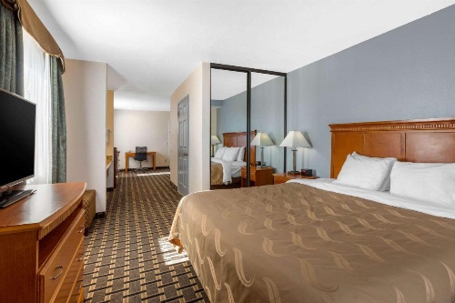 Quality Inn & Suites Huntington Beach image 25